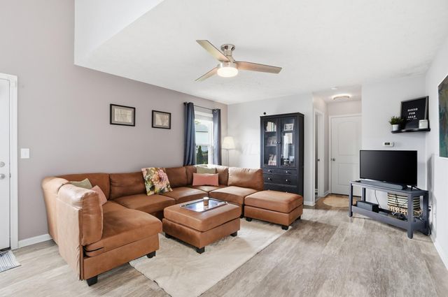 2439 Angelfire Drive, Grove City, OH 43123