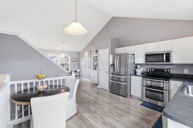 2439 Angelfire Drive, Grove City, OH 43123