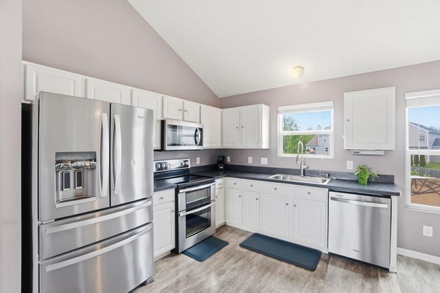 2439 Angelfire Drive, Grove City, OH 43123