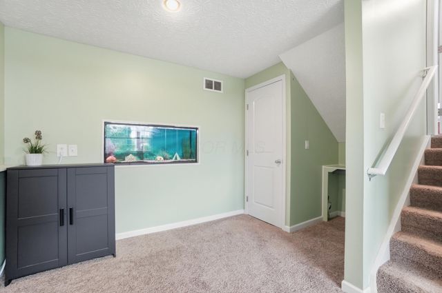 2439 Angelfire Drive, Grove City, OH 43123