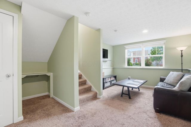 2439 Angelfire Drive, Grove City, OH 43123