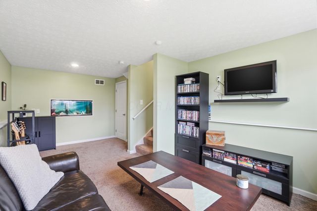 2439 Angelfire Drive, Grove City, OH 43123