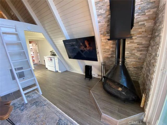 33012 Donner, Running Springs, CA 92308