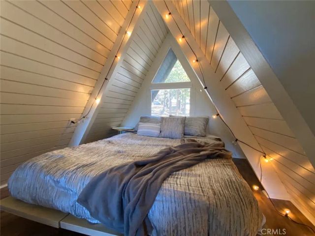 33012 Donner, Running Springs, CA 92308