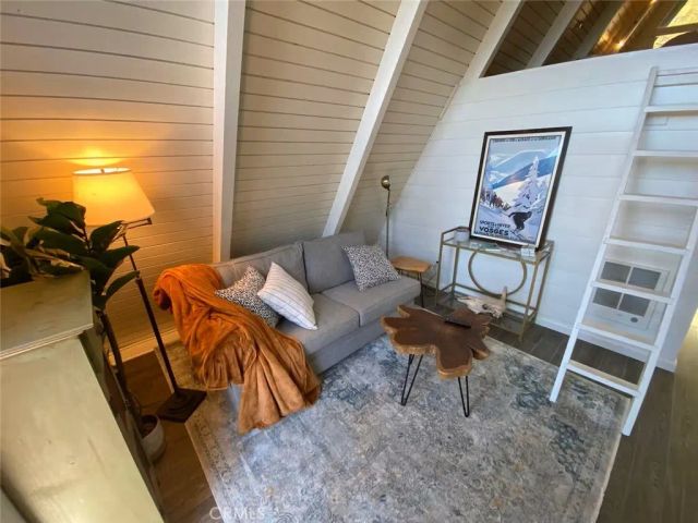 33012 Donner, Running Springs, CA 92308