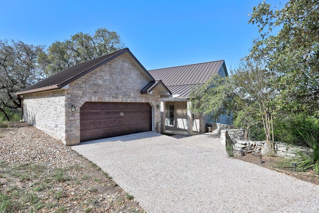 515 Coventry RD, Spicewood, TX 78669