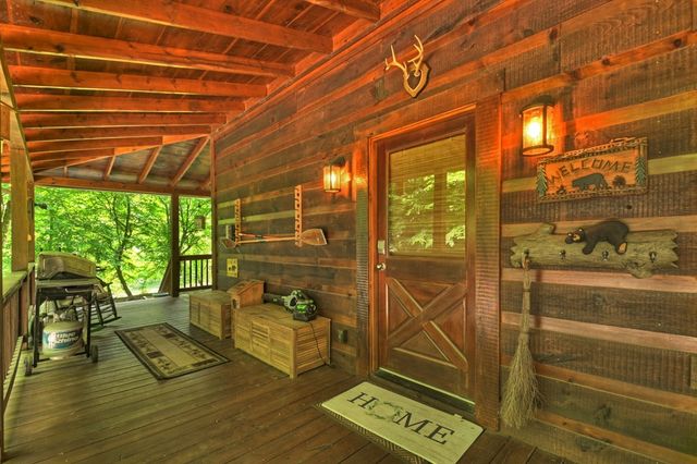 658 Navaho Way, Ellijay, GA 30540
