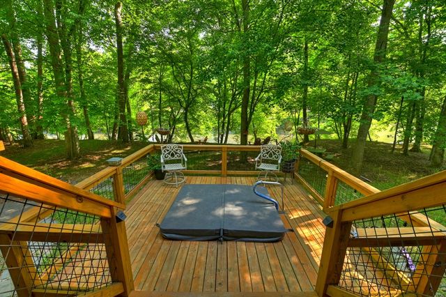 658 Navaho Way, Ellijay, GA 30540
