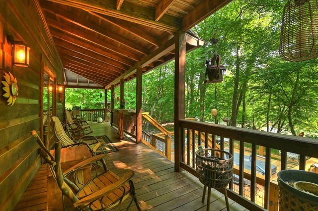 658 Navaho Way, Ellijay, GA 30540