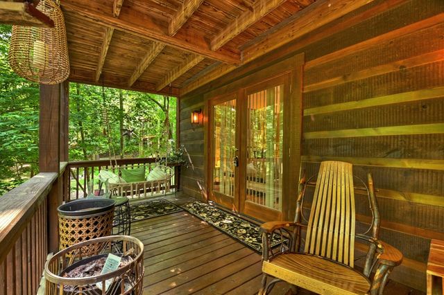 658 Navaho Way, Ellijay, GA 30540