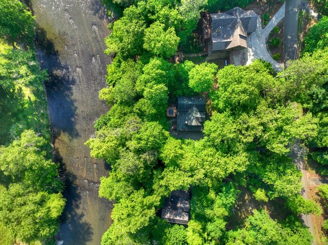 658 Navaho Way, Ellijay, GA 30540