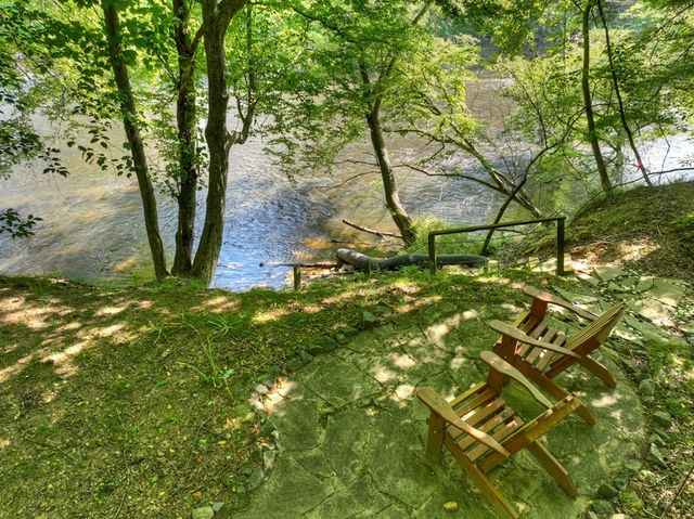658 Navaho Way, Ellijay, GA 30540
