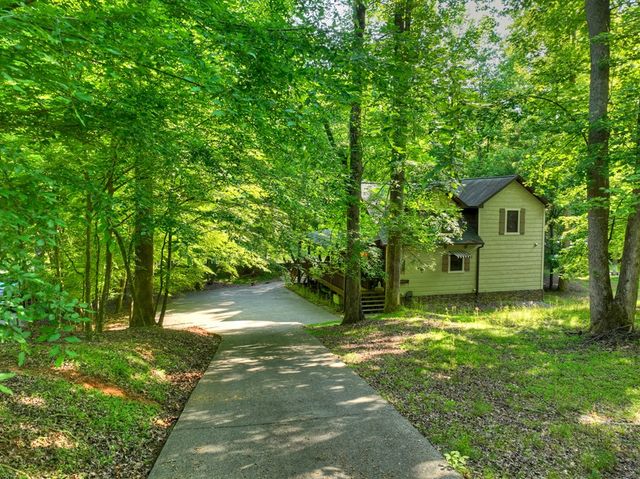 658 Navaho Way, Ellijay, GA 30540