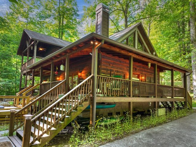 658 Navaho Way, Ellijay, GA 30540