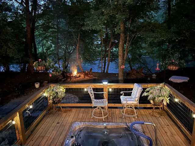 658 Navaho Way, Ellijay, GA 30540