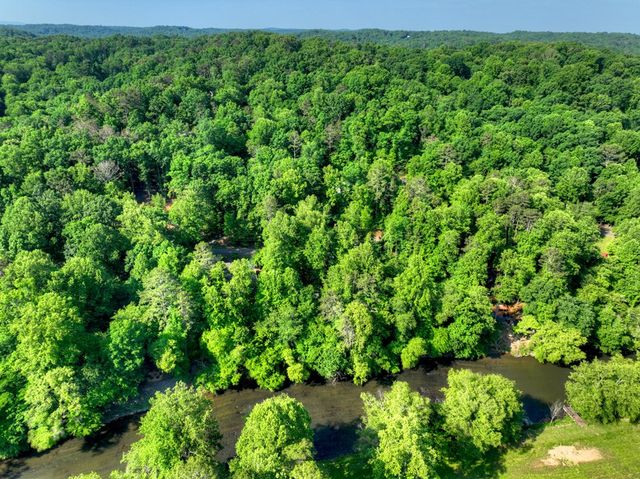 658 Navaho Way, Ellijay, GA 30540