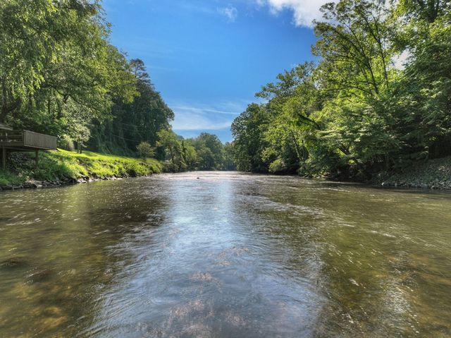 658 Navaho Way, Ellijay, GA 30540