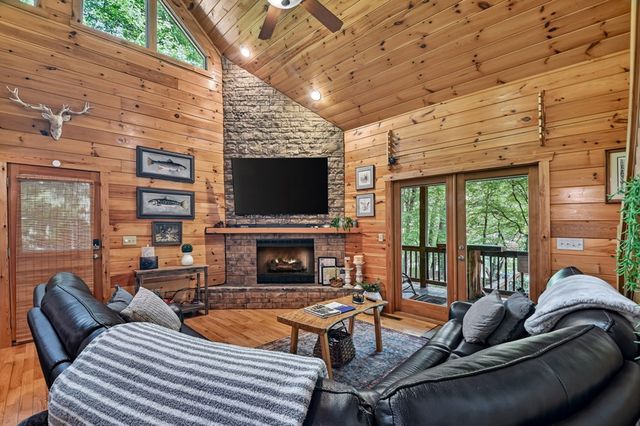 658 Navaho Way, Ellijay, GA 30540