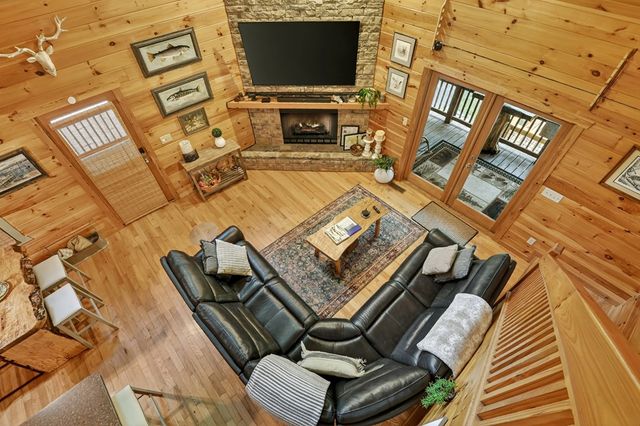 658 Navaho Way, Ellijay, GA 30540