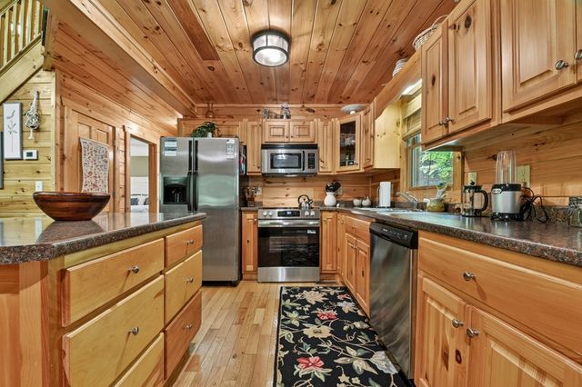 658 Navaho Way, Ellijay, GA 30540