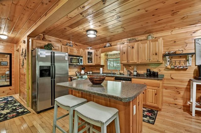 658 Navaho Way, Ellijay, GA 30540
