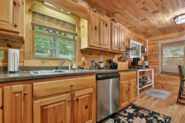 658 Navaho Way, Ellijay, GA 30540