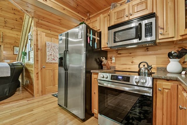 658 Navaho Way, Ellijay, GA 30540
