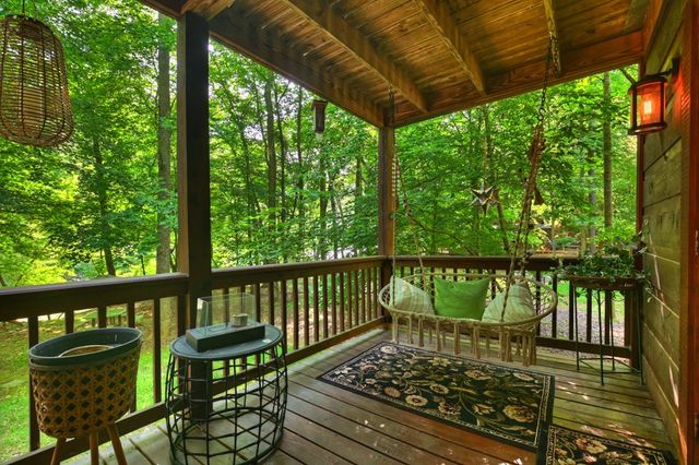 658 Navaho Way, Ellijay, GA 30540