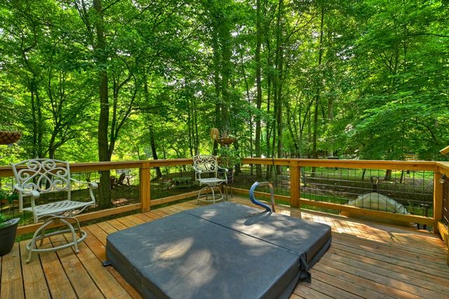 658 Navaho Way, Ellijay, GA 30540