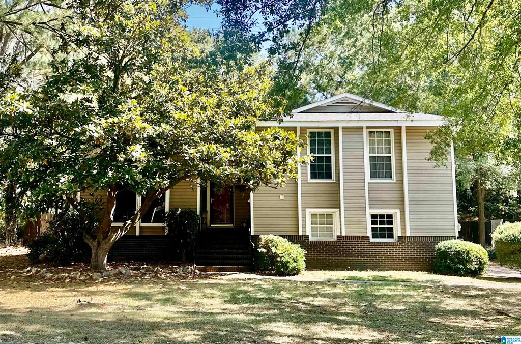 1424 KING GEORGE DRIVE, Alabaster, AL 35007