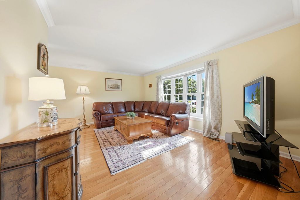 326 Greentree Parkway, Libertyville, IL 60048 — photo 4