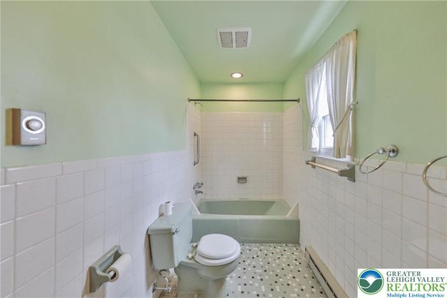 4745 Bayard Street, Bethlehem Twp, PA 18045