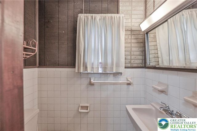 4745 Bayard Street, Bethlehem Twp, PA 18045