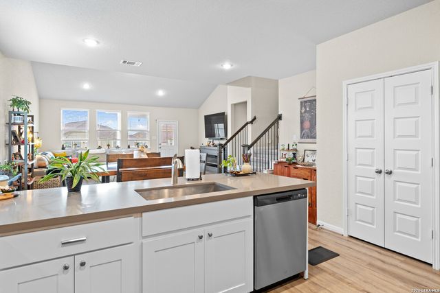 10330 LUNEVILLE LN, Schertz, TX 78154
