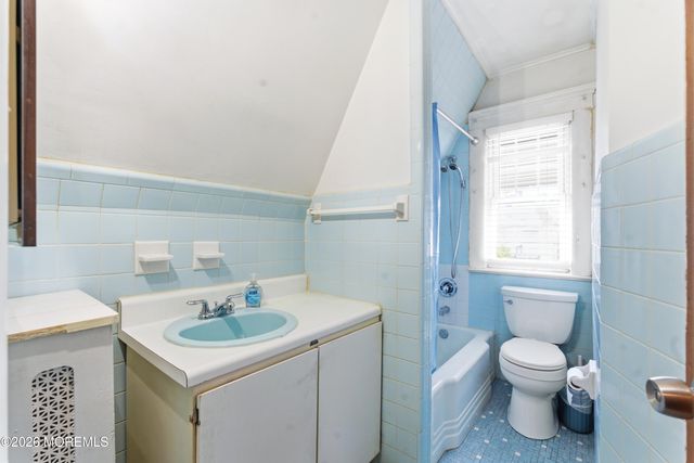 339 Lawrie Street, Perth Amboy City, NJ 08861