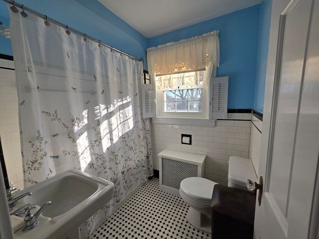 54 Grant Avenue, Somerset, MA 02726