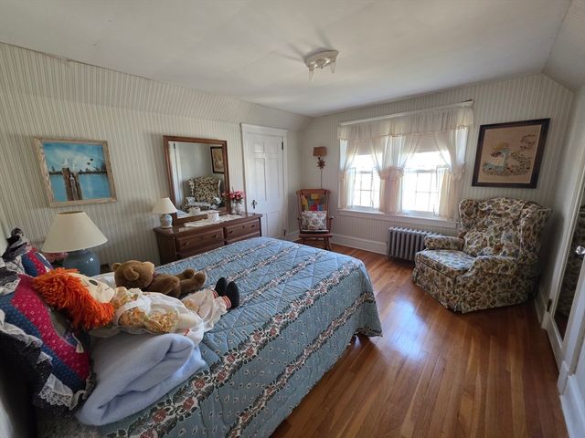 54 Grant Avenue, Somerset, MA 02726