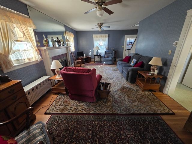 54 Grant Avenue, Somerset, MA 02726