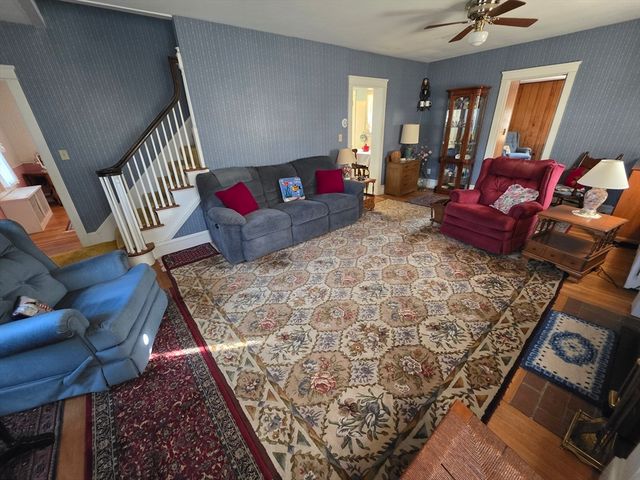 54 Grant Avenue, Somerset, MA 02726