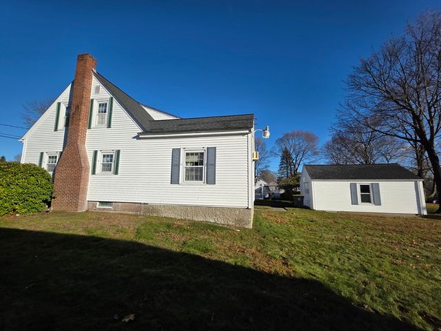 54 Grant Avenue, Somerset, MA 02726