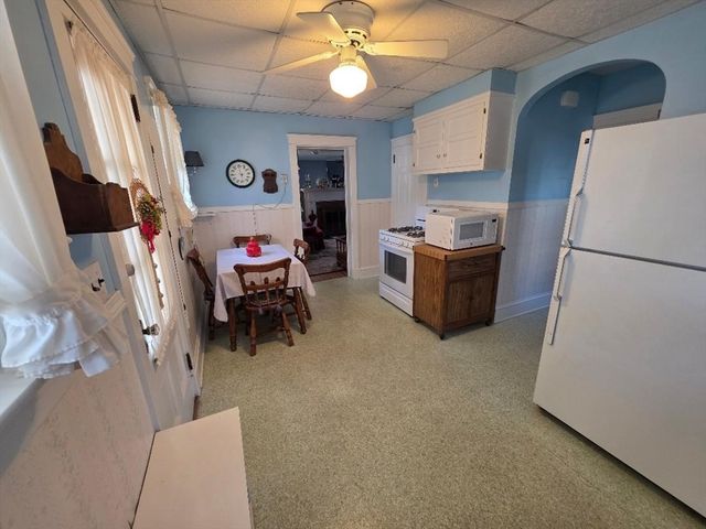 54 Grant Avenue, Somerset, MA 02726