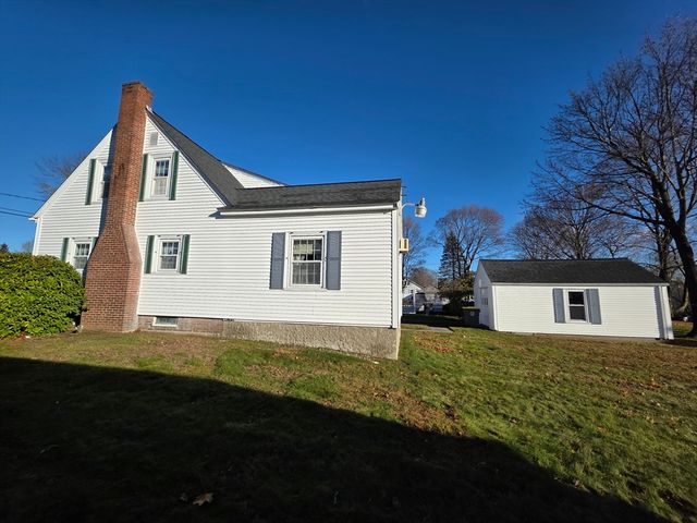 54 Grant Avenue, Somerset, MA 02726