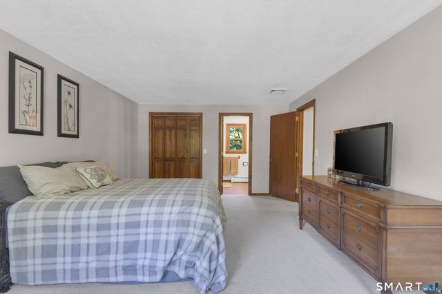 86 Carriage Way, Windsor, CT 06095