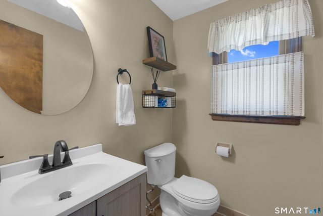 86 Carriage Way, Windsor, CT 06095