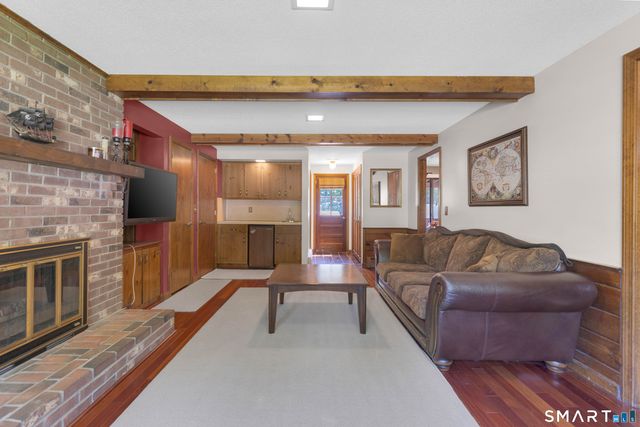 86 Carriage Way, Windsor, CT 06095