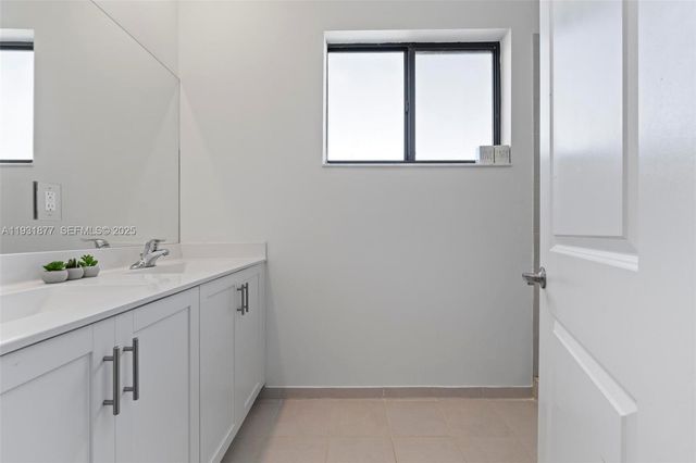 20544 NE 5th Pl 0, Miami, FL 33179