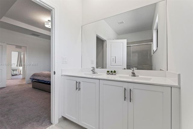 20544 NE 5th Pl 0, Miami, FL 33179