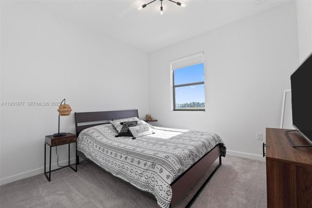 20544 NE 5th Pl 0, Miami, FL 33179