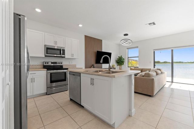 20544 NE 5th Pl 0, Miami, FL 33179