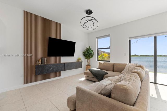 20544 NE 5th Pl 0, Miami, FL 33179